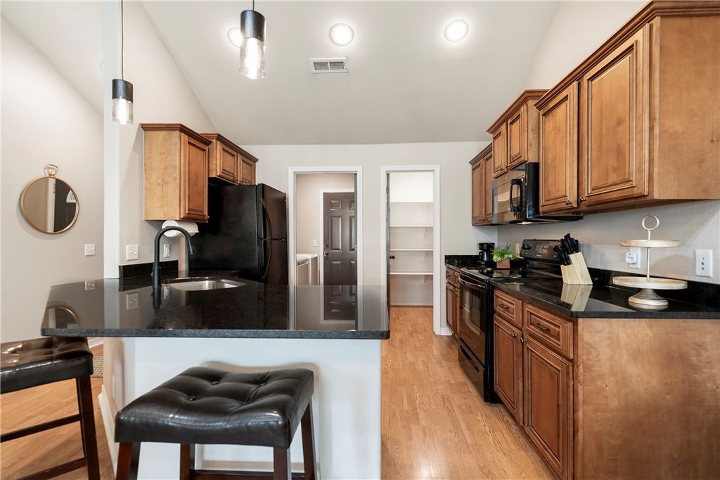205-1 NE J Street, Bentonville, AR 72712