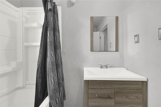 720 Yupon Street, Baytown, TX 77520