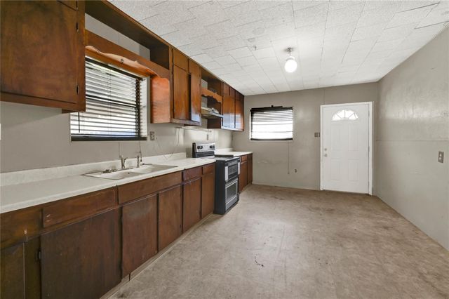 720 Yupon Street, Baytown, TX 77520