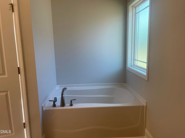 21 Shoreline Drive, Lillington, NC 27546
