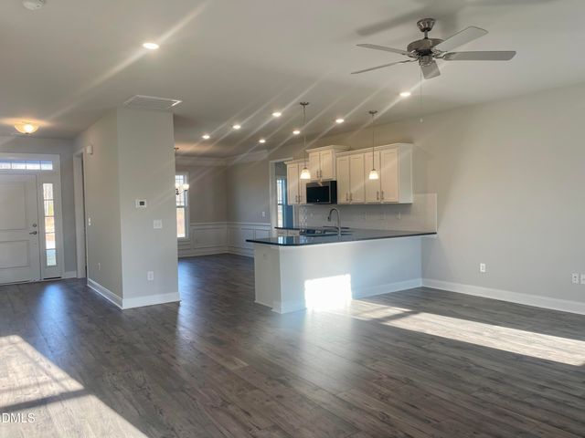 21 Shoreline Drive, Lillington, NC 27546