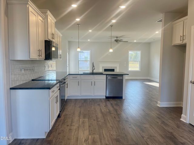 21 Shoreline Drive, Lillington, NC 27546