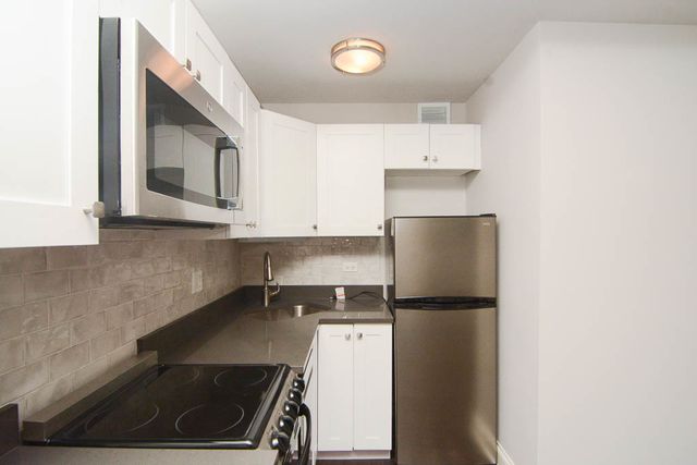 640 W WRIGHTWOOD Avenue 303, Chicago, IL 60614