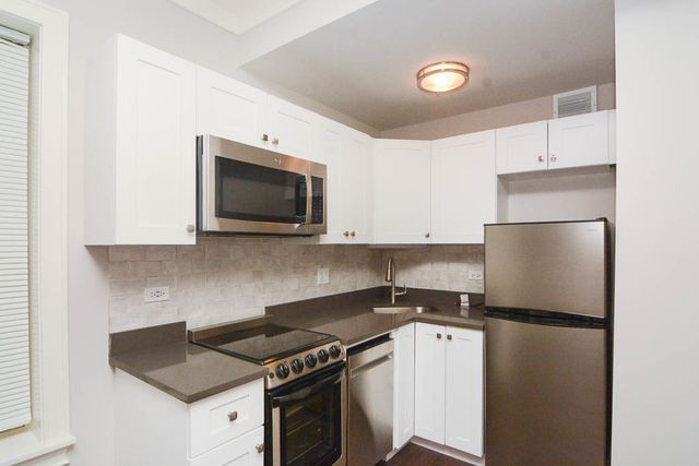 640 W WRIGHTWOOD Avenue 303, Chicago, IL 60614