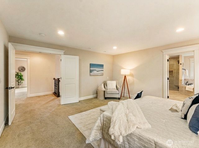 8718 NE 134th Street, Kirkland, WA 98034