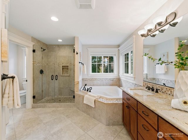 8718 NE 134th Street, Kirkland, WA 98034