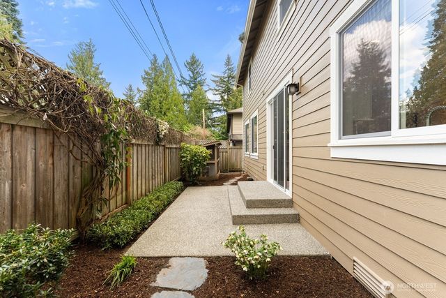 8718 NE 134th Street, Kirkland, WA 98034