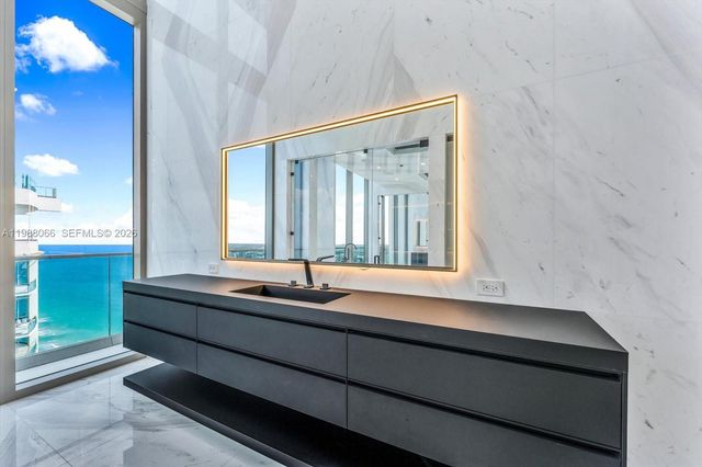 17901 Collins Ave PH-01, Sunny Isles Beach, FL 33160