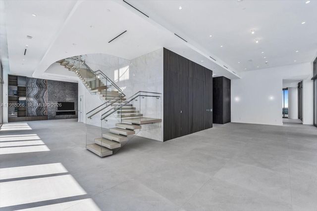 17901 Collins Ave PH-01, Sunny Isles Beach, FL 33160