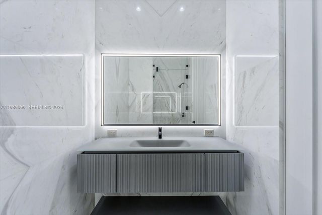 17901 Collins Ave PH-01, Sunny Isles Beach, FL 33160