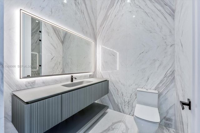 17901 Collins Ave PH-01, Sunny Isles Beach, FL 33160