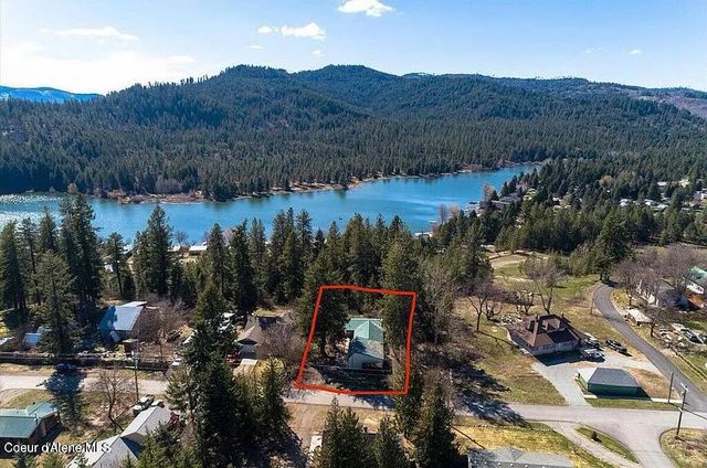 31961 N 3RD AVE, Spirit Lake, ID 83869