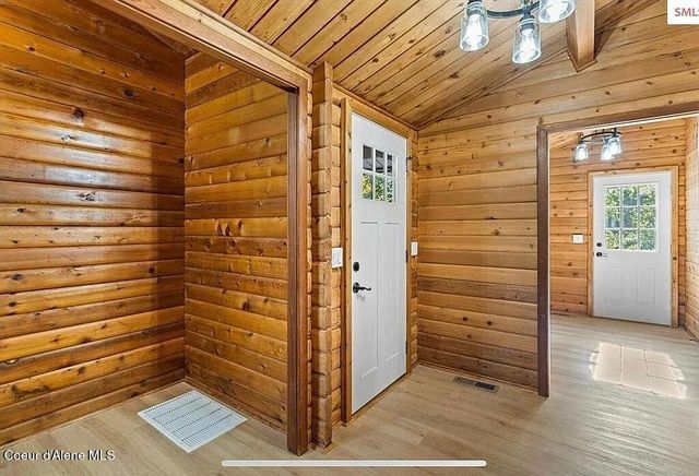 31961 N 3RD AVE, Spirit Lake, ID 83869