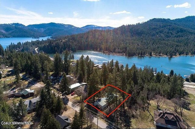 31961 N 3RD AVE, Spirit Lake, ID 83869