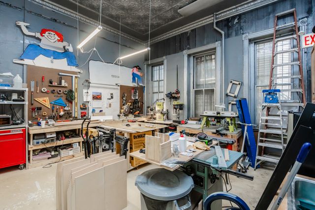 1136 N Milwaukee Avenue, Chicago, IL 60642