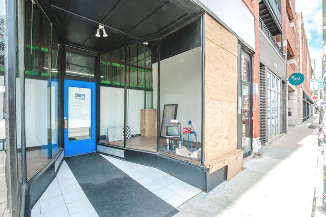 1136 N Milwaukee Avenue, Chicago, IL 60642