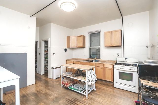 1136 N Milwaukee Avenue, Chicago, IL 60642