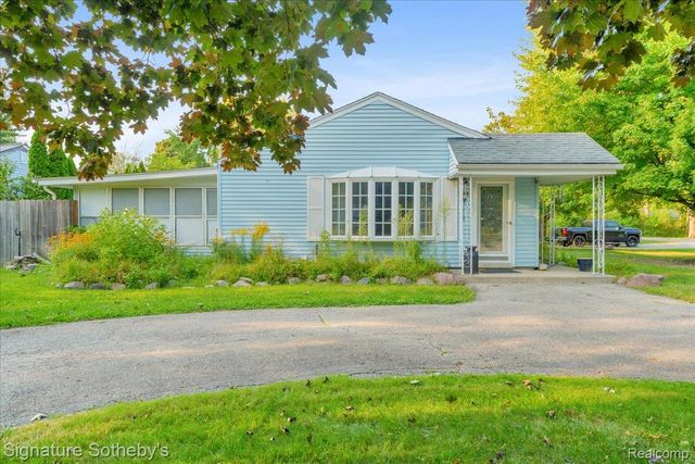 21769 Ulrich Street, Clinton Charter Township, MI 48036