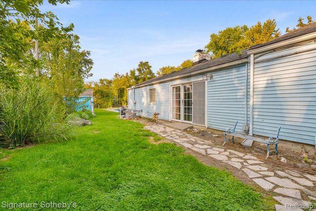 21769 Ulrich Street, Clinton Charter Township, MI 48036