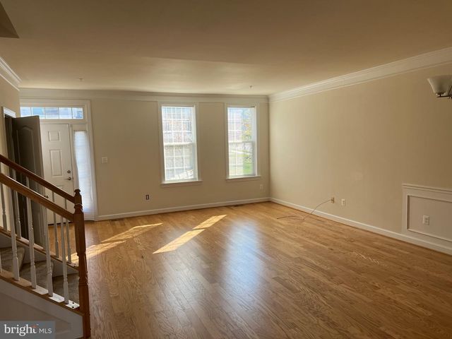 2104 GARDEN GROVE LN, Bowie, MD 20721