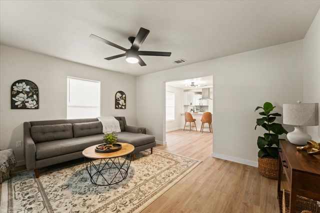 709 E Gandy Street, Denison, TX 75021