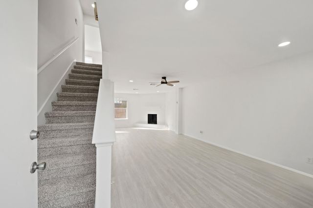 7949 Ellinger Lane, Houston, TX 77040