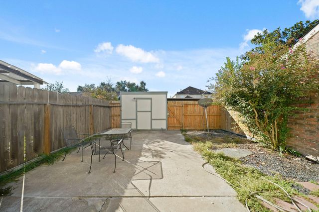 7949 Ellinger Lane, Houston, TX 77040