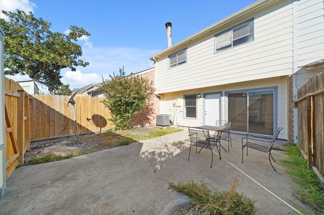 7949 Ellinger Lane, Houston, TX 77040