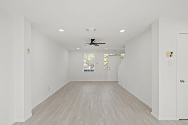 7949 Ellinger Lane, Houston, TX 77040