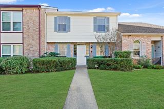 7949 Ellinger Lane, Houston, TX 77040