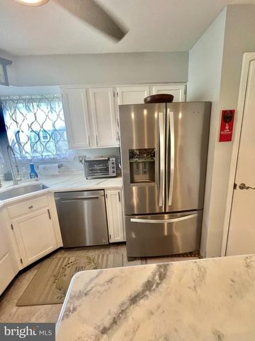 106 E WILLIAMS AVE, Barrington, NJ 08007