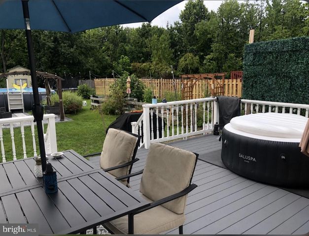 106 E WILLIAMS AVE, Barrington, NJ 08007