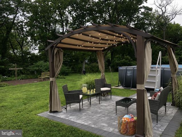 106 E WILLIAMS AVE, Barrington, NJ 08007