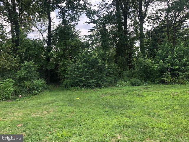 106 E WILLIAMS AVE, Barrington, NJ 08007