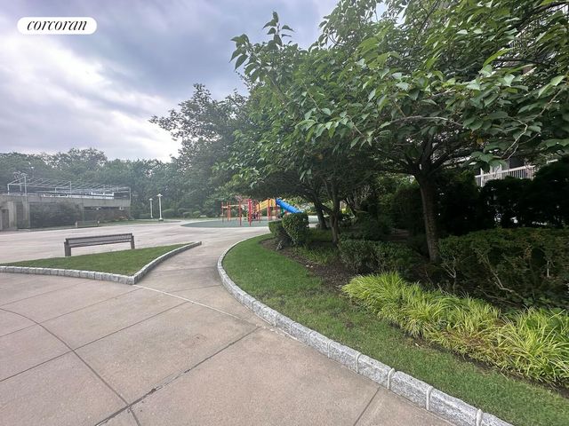 15038 Union Tpke Apt 1N, New York City, NY 11367