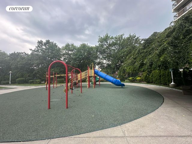 15038 Union Tpke Apt 1N, New York City, NY 11367