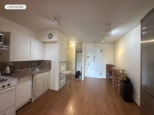 15038 Union Tpke Apt 1N, New York City, NY 11367