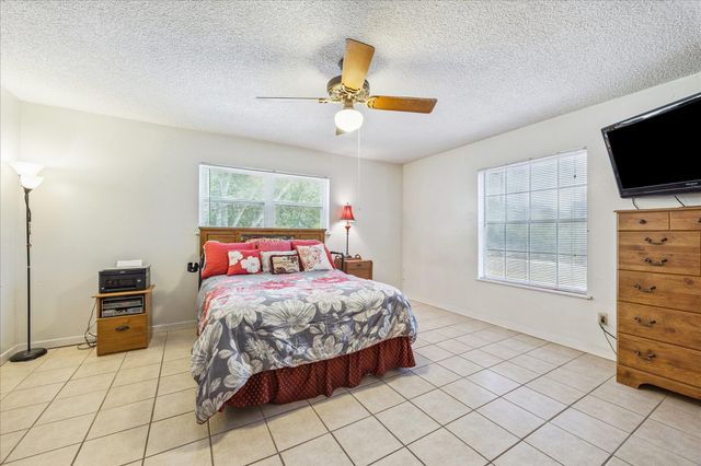 1500 S Main ST, Taylor, TX 76574