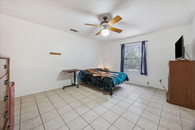 1500 S Main ST, Taylor, TX 76574