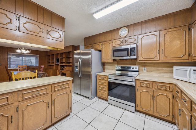 1500 S Main ST, Taylor, TX 76574