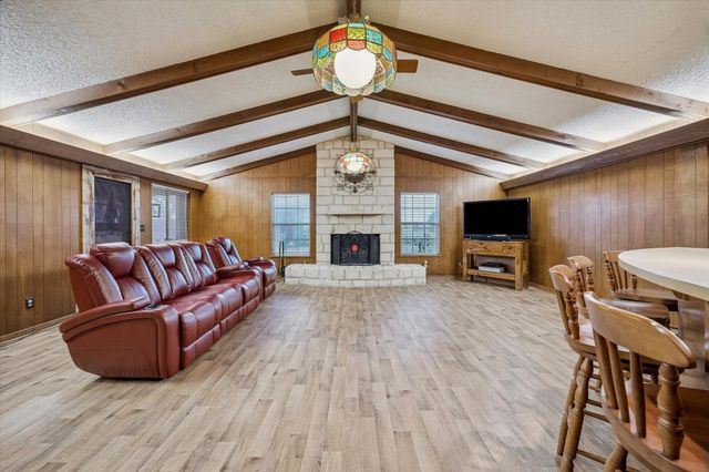 1500 S Main ST, Taylor, TX 76574