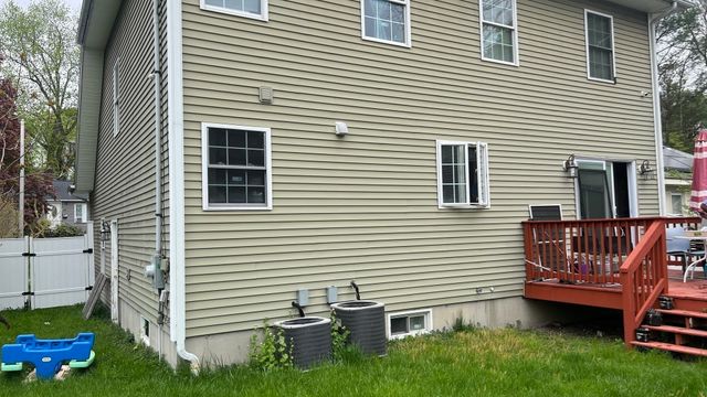 133 Puritan Ave, Worcester, MA 01604