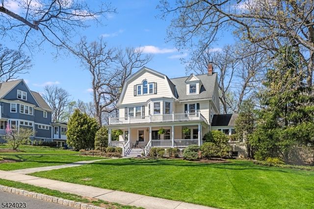 39 Oak Ridge Ave, Summit City, NJ 07901