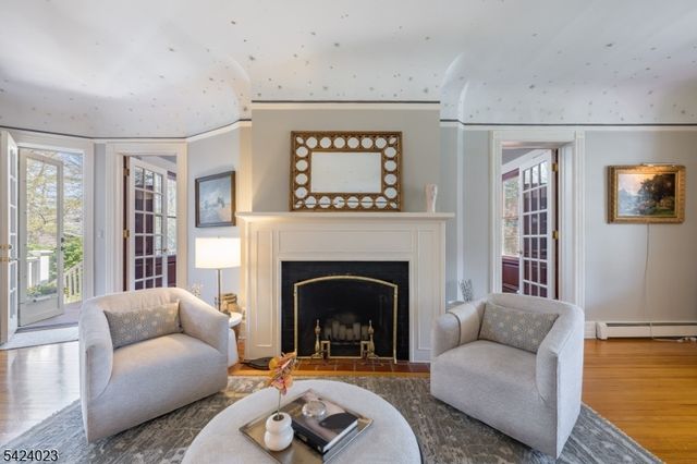 39 Oak Ridge Ave, Summit City, NJ 07901