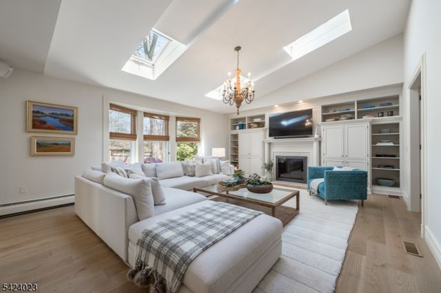 39 Oak Ridge Ave, Summit City, NJ 07901