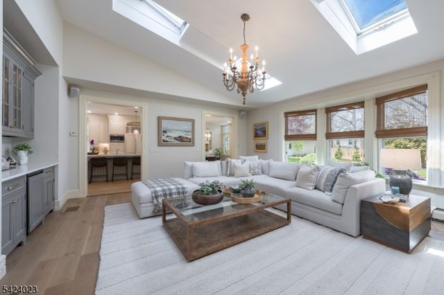 39 Oak Ridge Ave, Summit City, NJ 07901