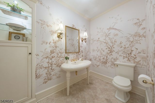 39 Oak Ridge Ave, Summit City, NJ 07901