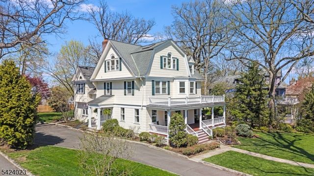 39 Oak Ridge Ave, Summit City, NJ 07901