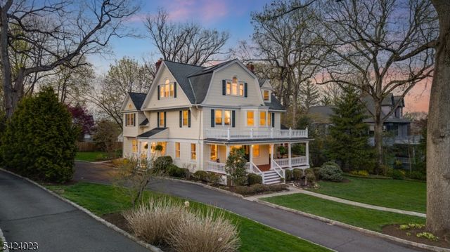 39 Oak Ridge Ave, Summit City, NJ 07901