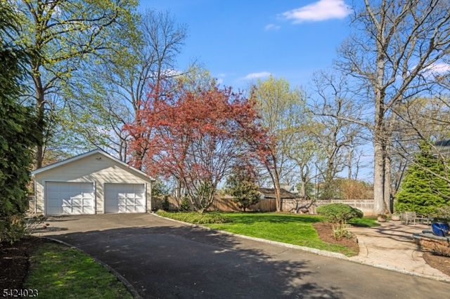 39 Oak Ridge Ave, Summit City, NJ 07901